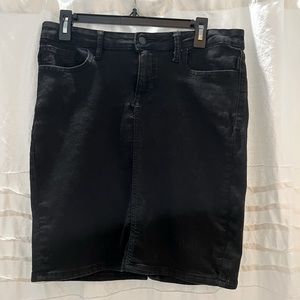 OLD NAVY size 8 black stretchy denim five pocket mini skirt with kick pleat EUC
